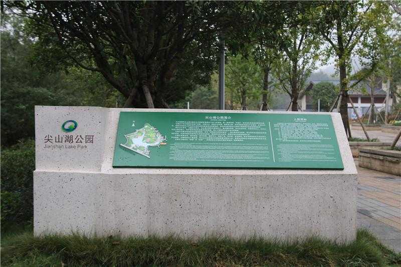 在標(biāo)牌制作中，我們需要注意哪些問題呢？